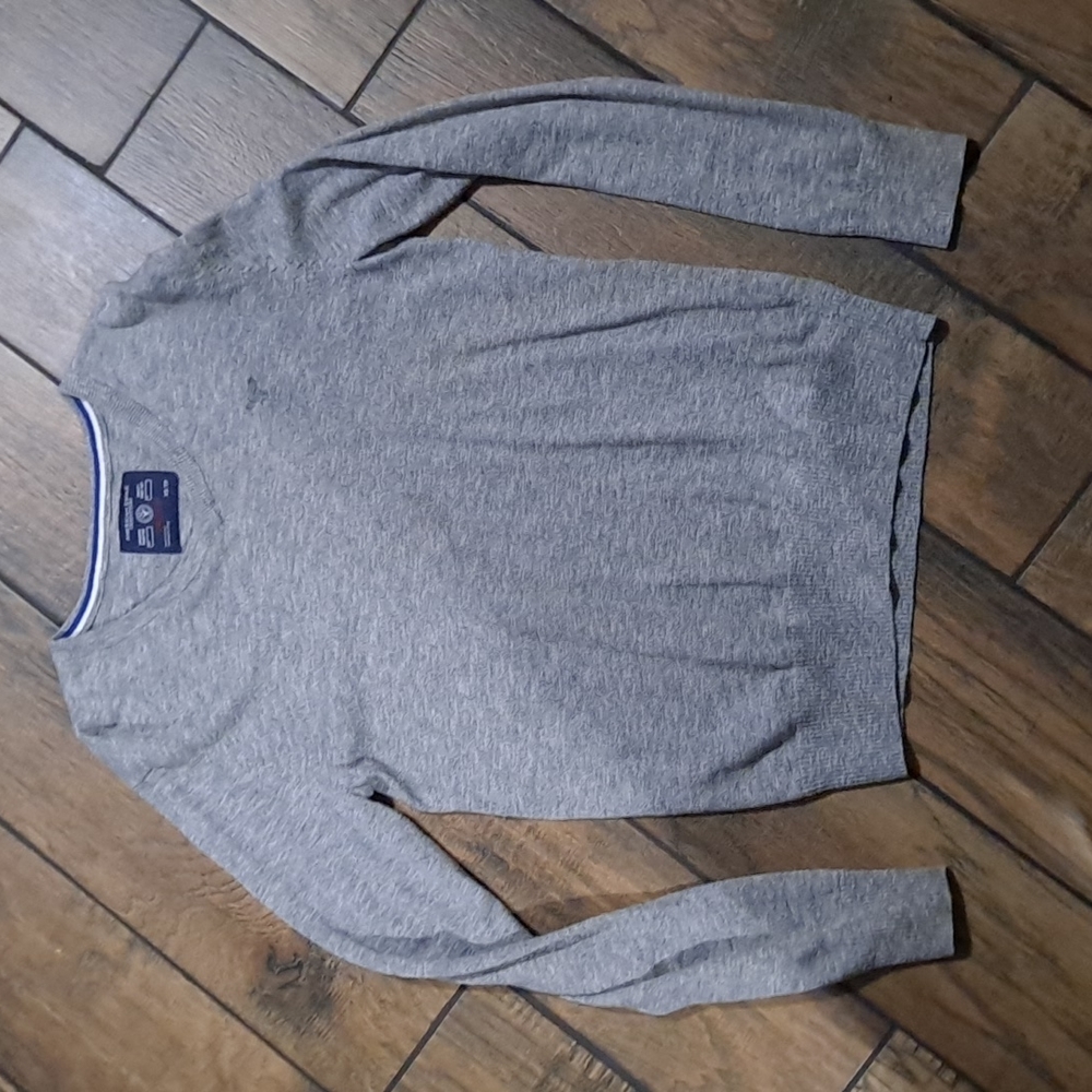 Lightweight gray American Eagle men's extra small long-sleeved sweater